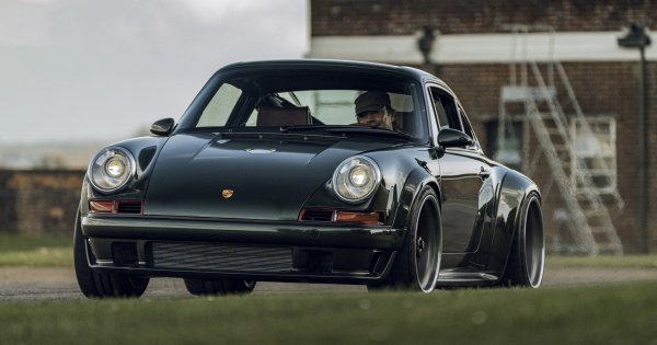 Singer shows off first of its client-spec 911 DLS restorations