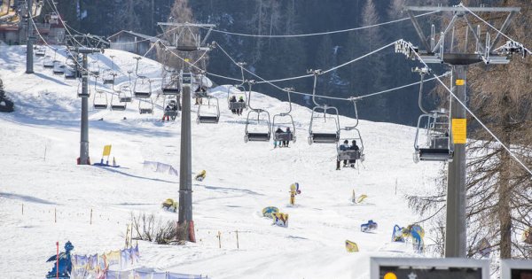 Offene Skigebiete sollen Schaden in Milliardenhöhe verhindert haben