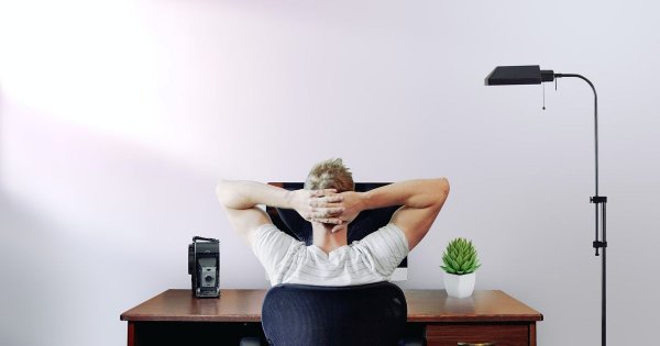 Arbeit und Psycholgie: Wie der Proximity Bias zum Nachteil durch das Home Office im Job wird