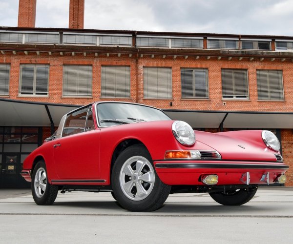 It took Porsche 3 years to restore this 1967 911 S Targa