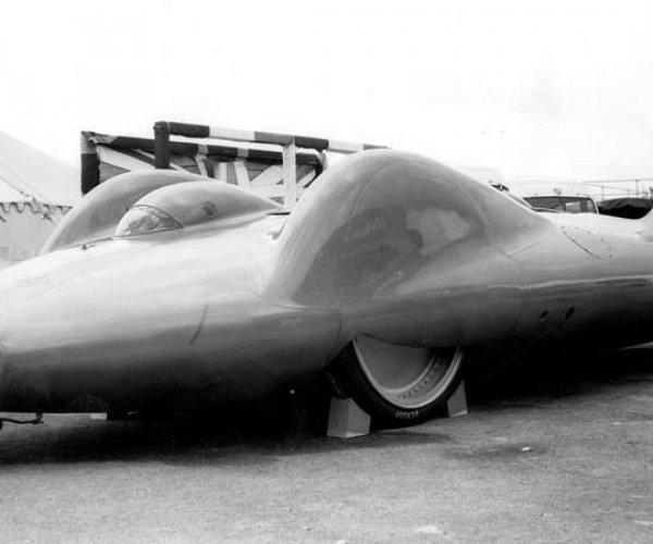 The nine coolest Land Speed Record cars (List) | GRR