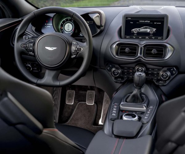 Aston Martin to phase out manual transmission by 2022
