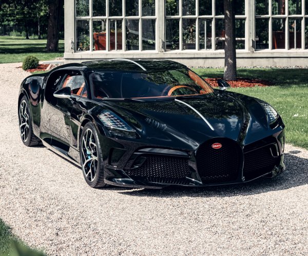 1-of-1 Bugatti La Voiture Noire finally ready for delivery