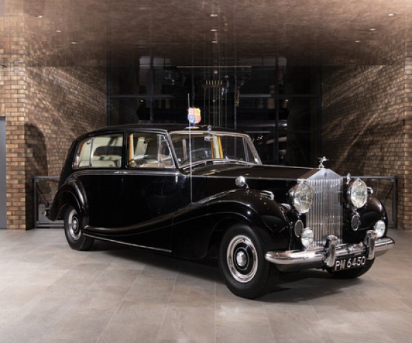 RM/Sotheby’s Passion for Elegance 2021 – überraschende Preise für Fahrzeuge von Rolls-Royce und Bentley (Versteigerungen)
