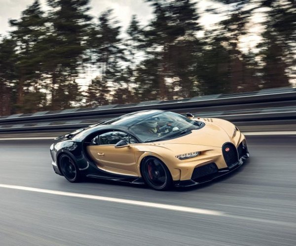 Bugatti Chiron Super Sport hits 273mph during high-speed runs