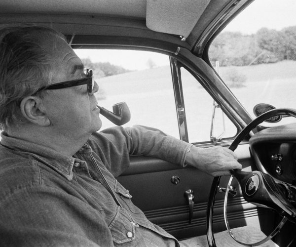 Max Frisch und sein Auto – Der Linke mit dem Jaguar in der Tiefgarage 