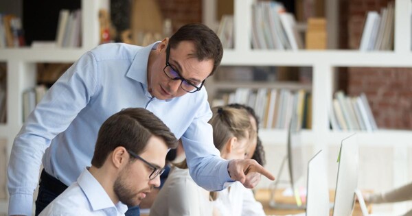 Bossing: Wie Sie Psychoterror am Arbeitsplatz wirksam begegnen